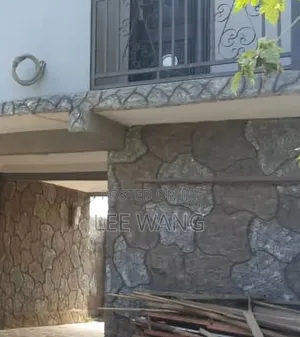 9bdrm House in Weija for sale