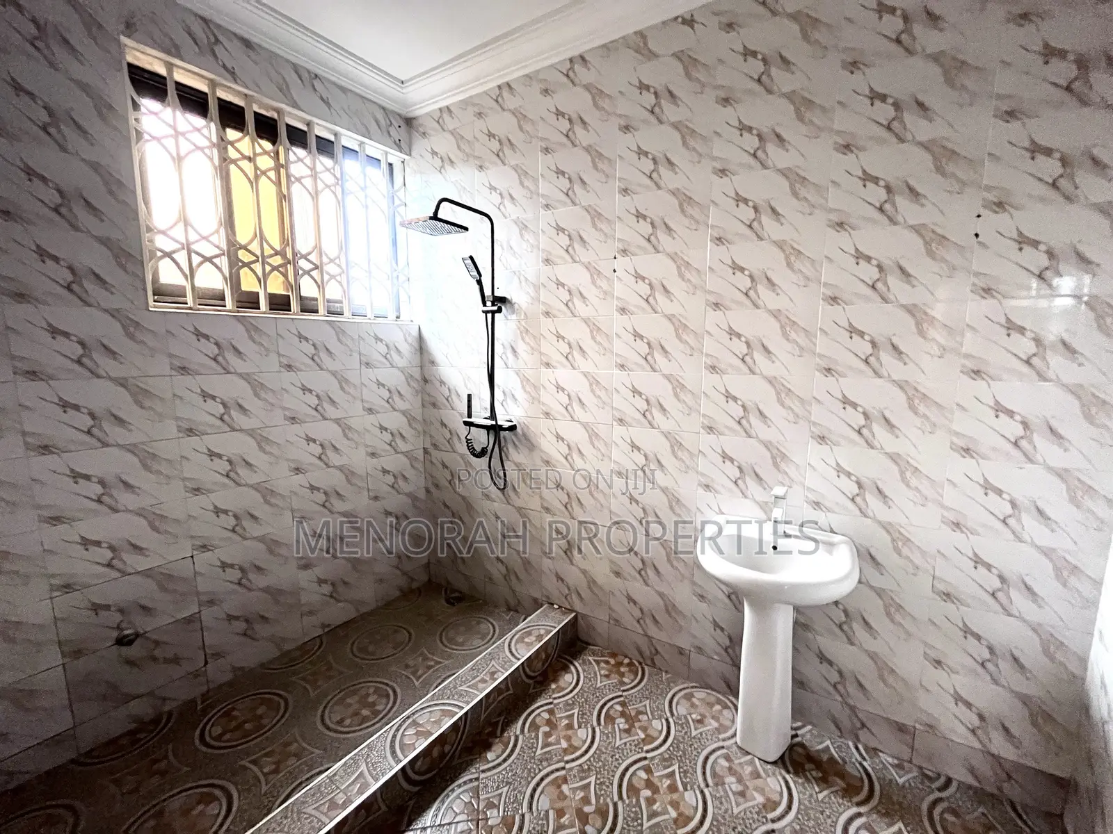 2bdrm Apartment in Adenta Amrahia for rent
