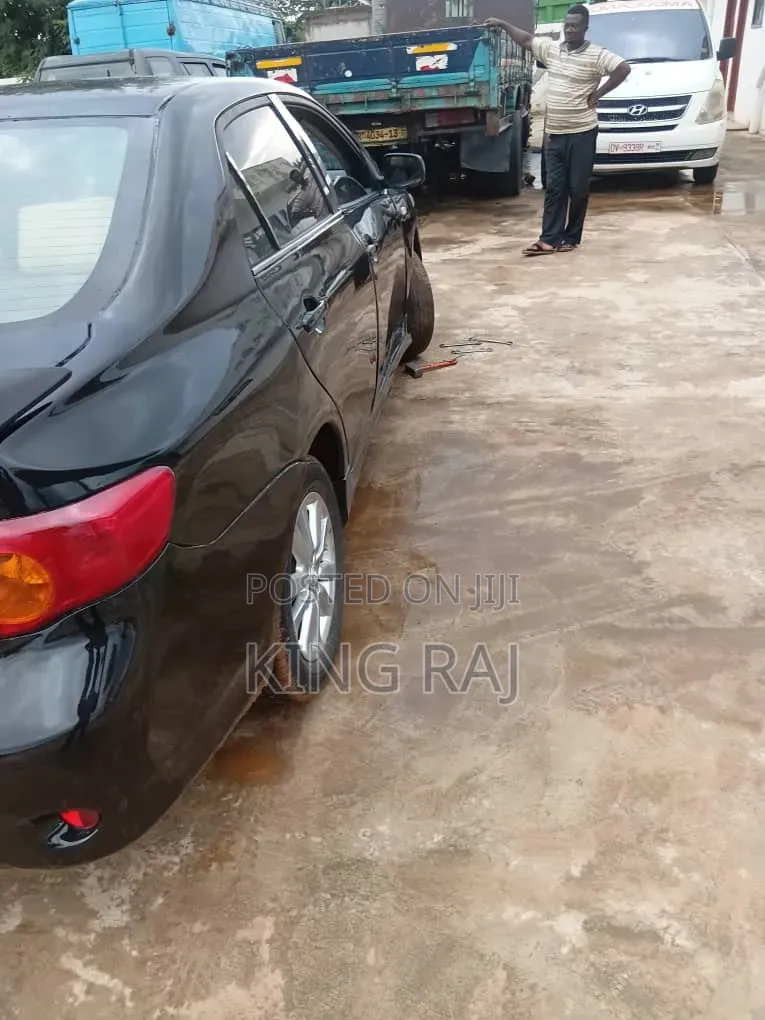 Toyota Corolla 2010 Black