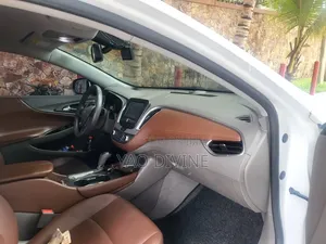 Chevrolet Malibu LT 2018 White