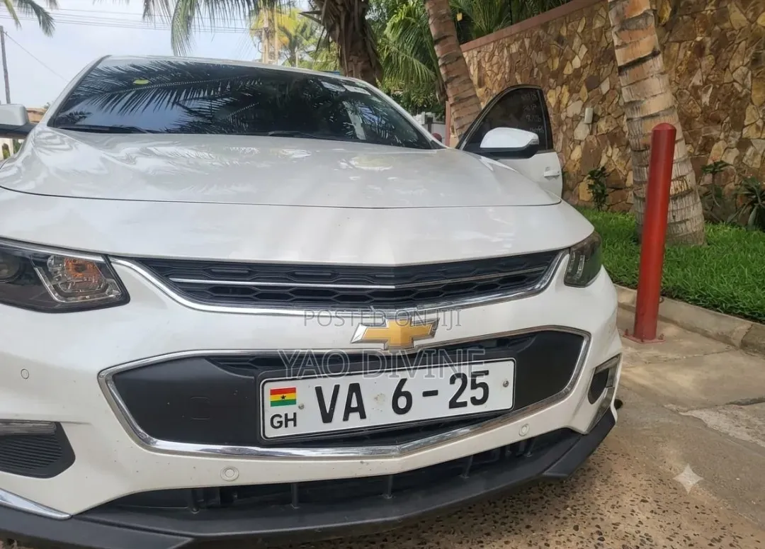 Chevrolet Malibu LT 2018 White