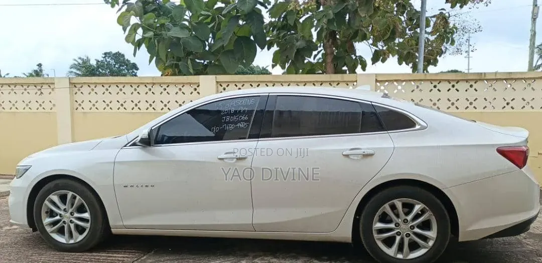 Chevrolet Malibu LT 2018 White