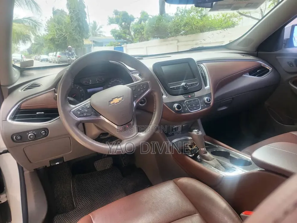 Chevrolet Malibu LT 2018 White