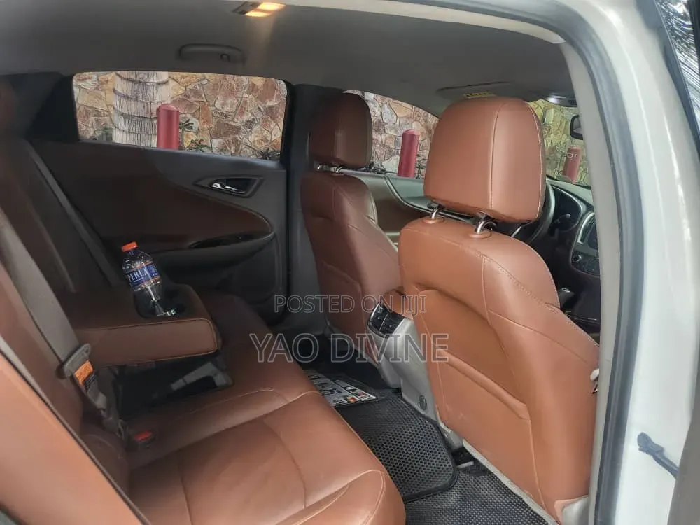 Chevrolet Malibu LT 2018 White