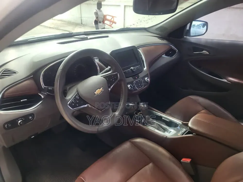 Chevrolet Malibu LT 2018 White