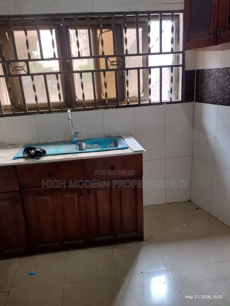 3bdrm Apartment in Teshie Bushroad, New Town for rent