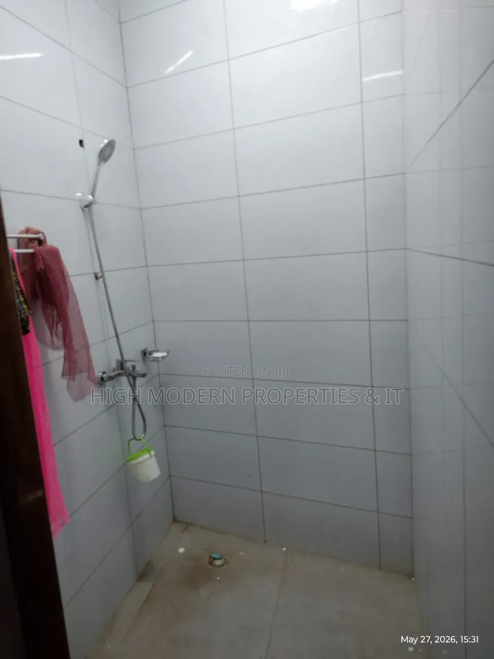 3bdrm Apartment in Teshie Bushroad, New Town for rent