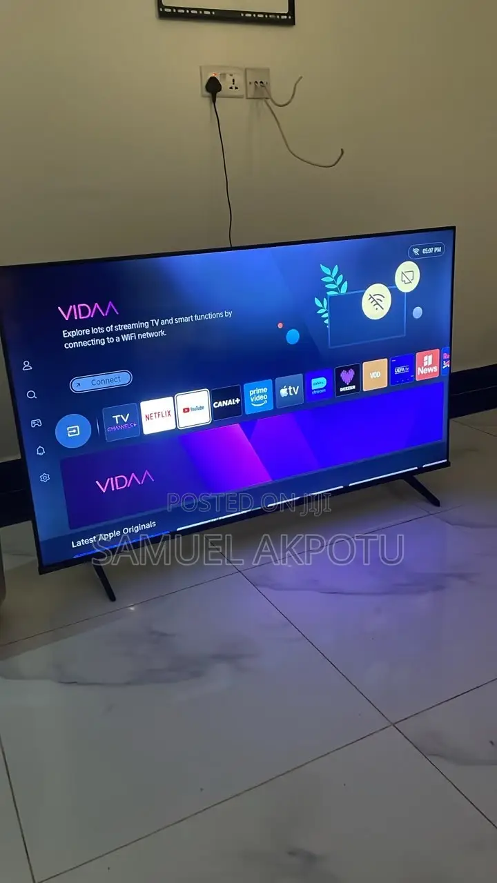 58 Inches Hisense Smart TV