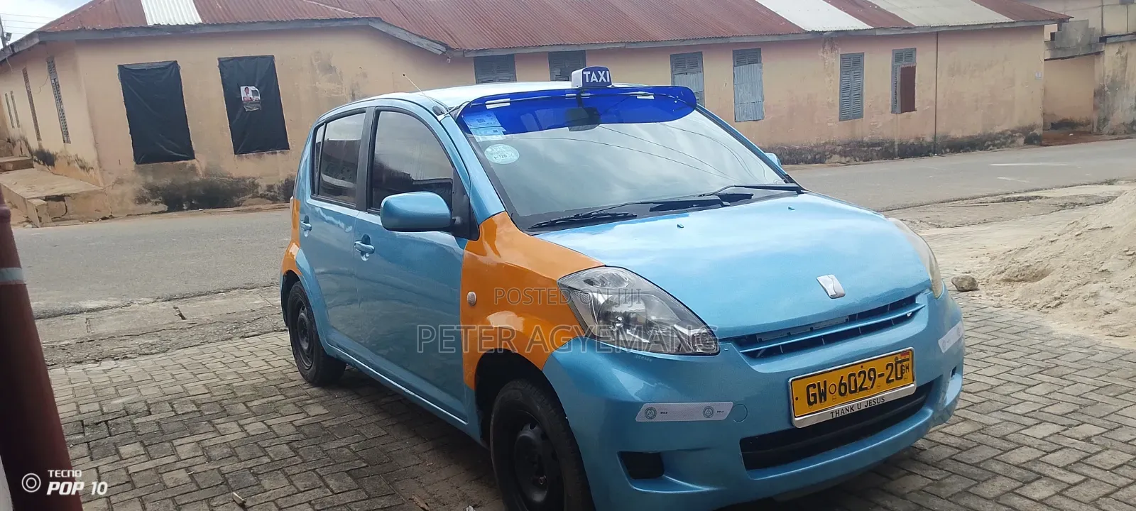 Toyota HiAce 2012 Blue