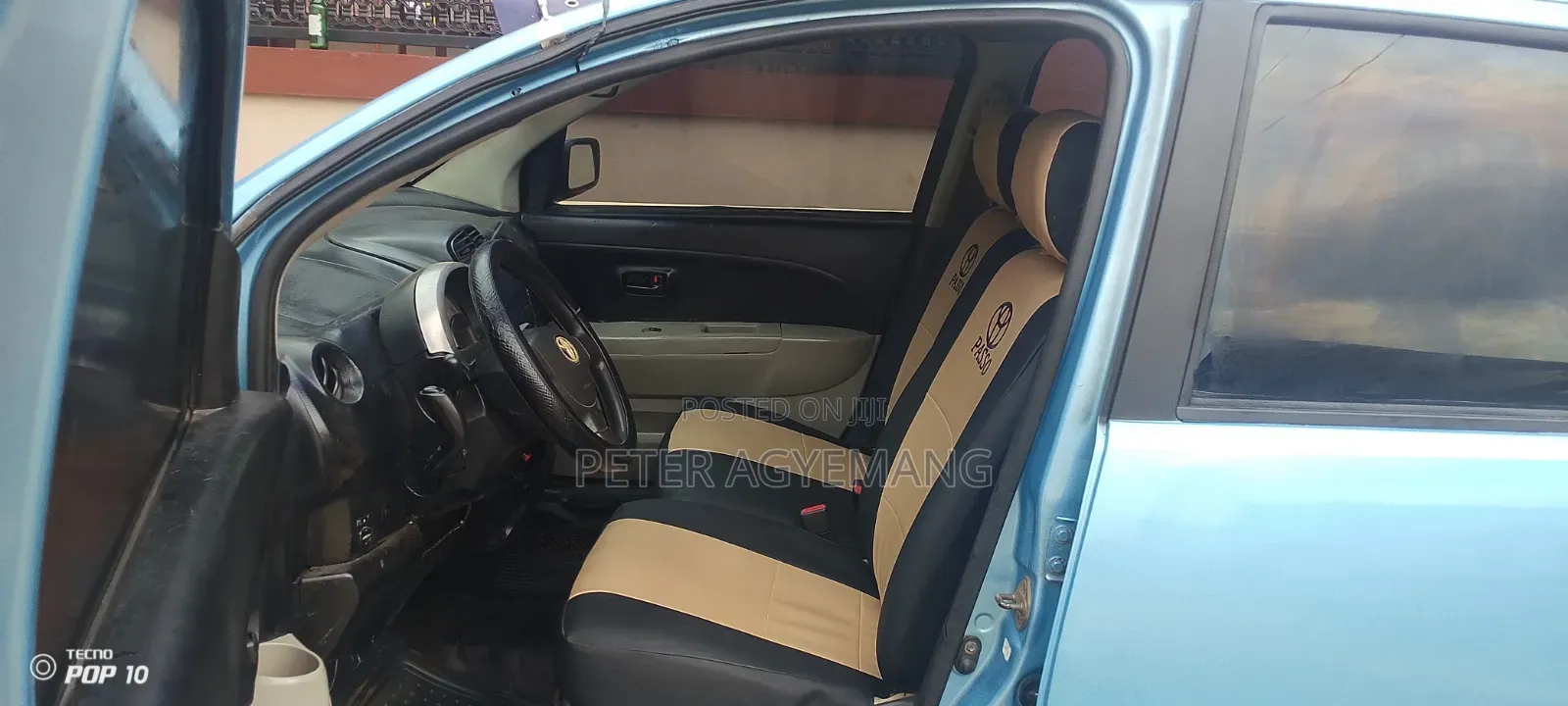 Toyota HiAce 2012 Blue