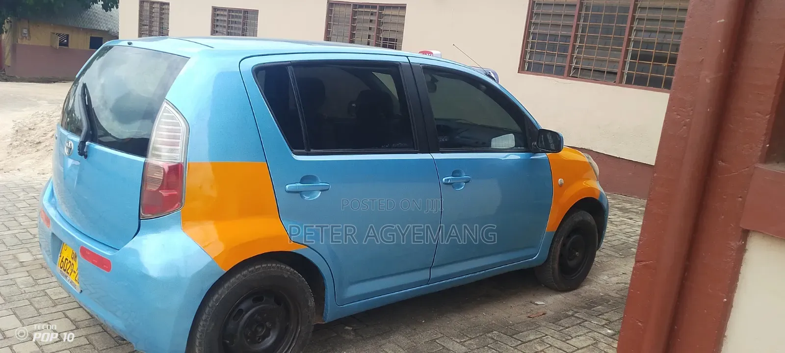 Toyota HiAce 2012 Blue