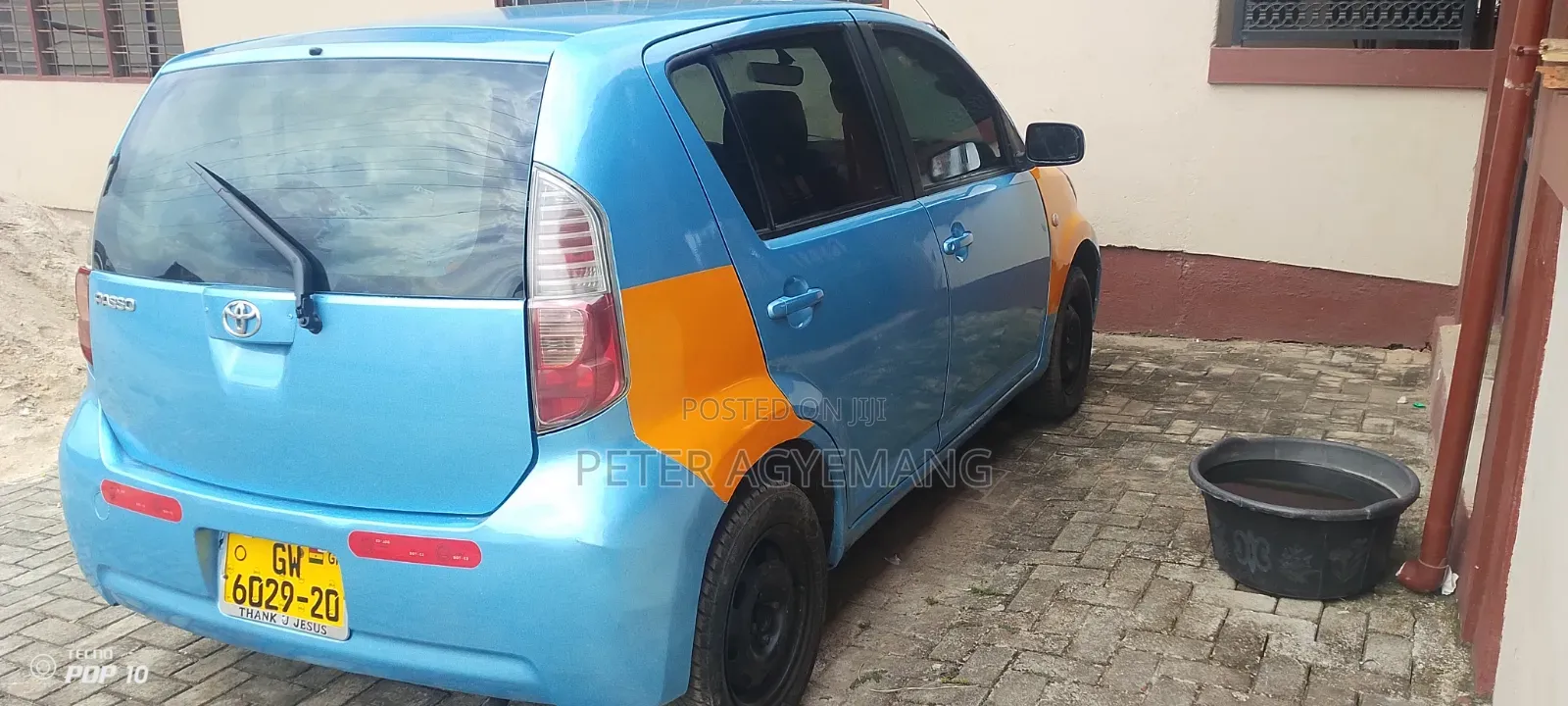 Toyota HiAce 2012 Blue