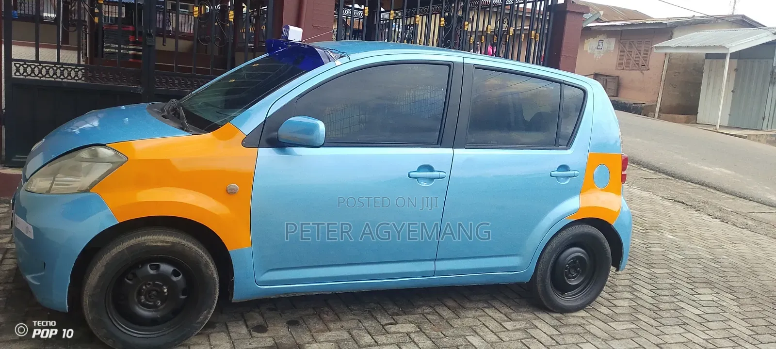 Toyota HiAce 2012 Blue