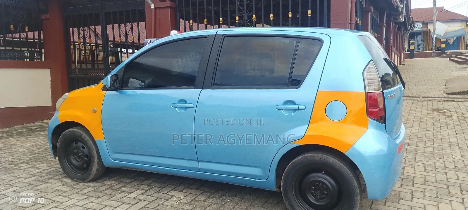 Toyota HiAce 2012 Blue