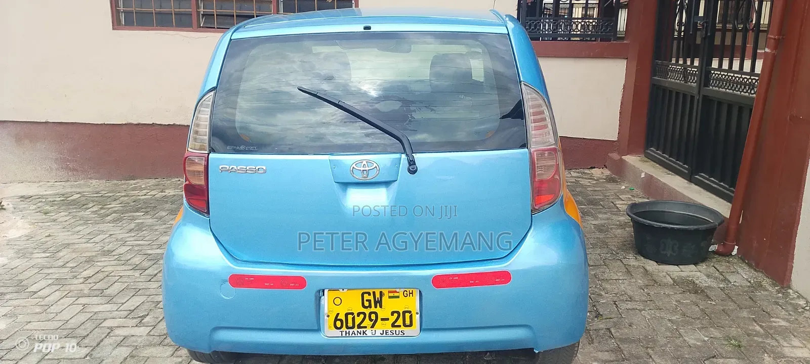 Toyota HiAce 2012 Blue
