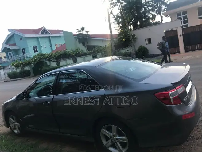 Toyota Camry 2014 Gray