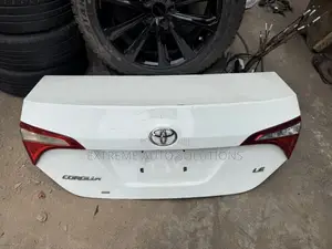 2014–2019 Toyota Corolla LE Trunk Lid Silver W/ Camera