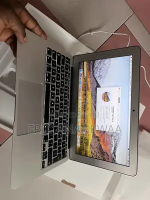 Laptop Apple MacBook Air 4GB Intel Core i5 SSD 256GB