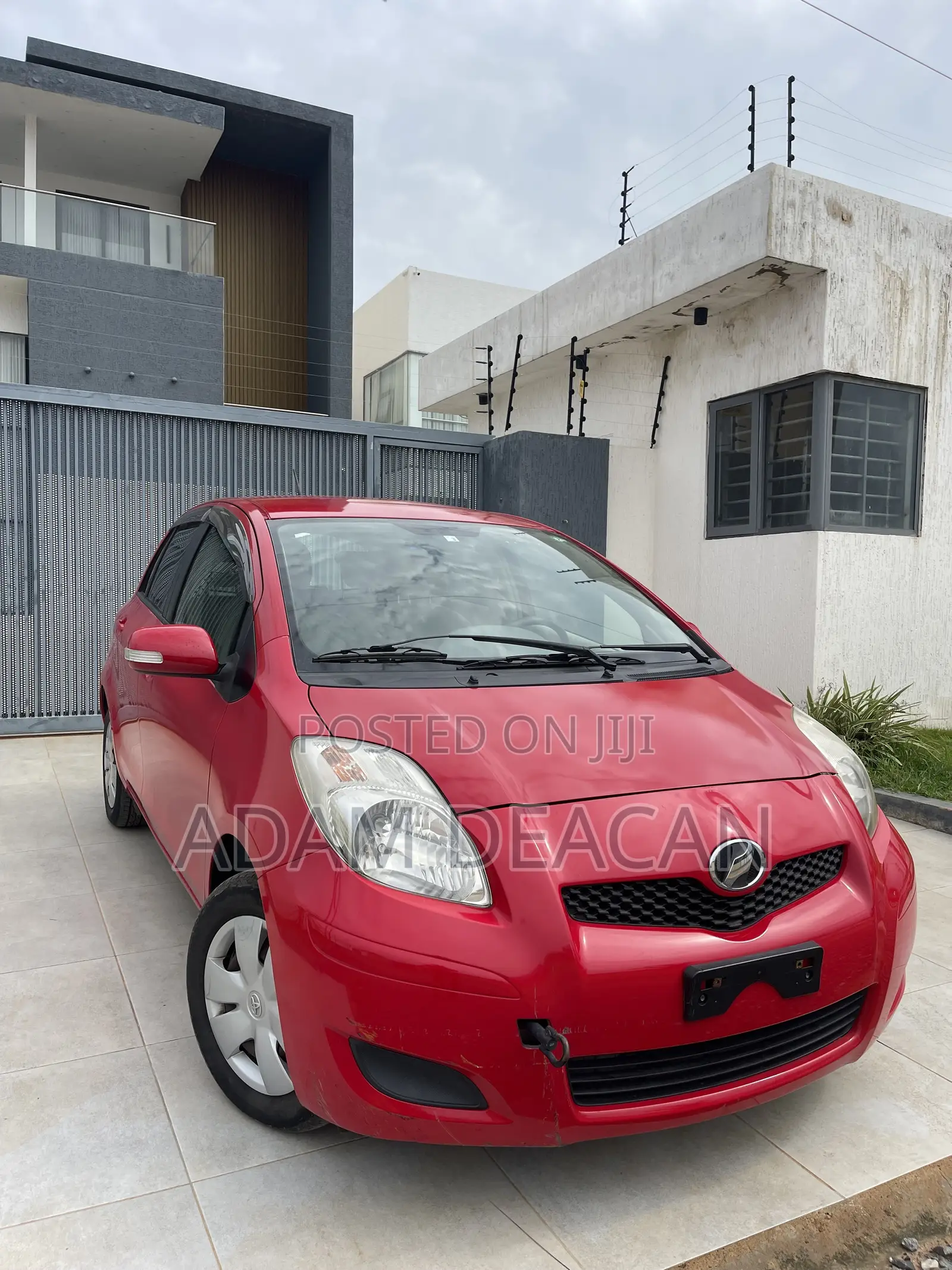 Toyota Vitz 2010 Red