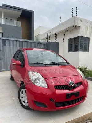 Toyota Vitz 2010 Red