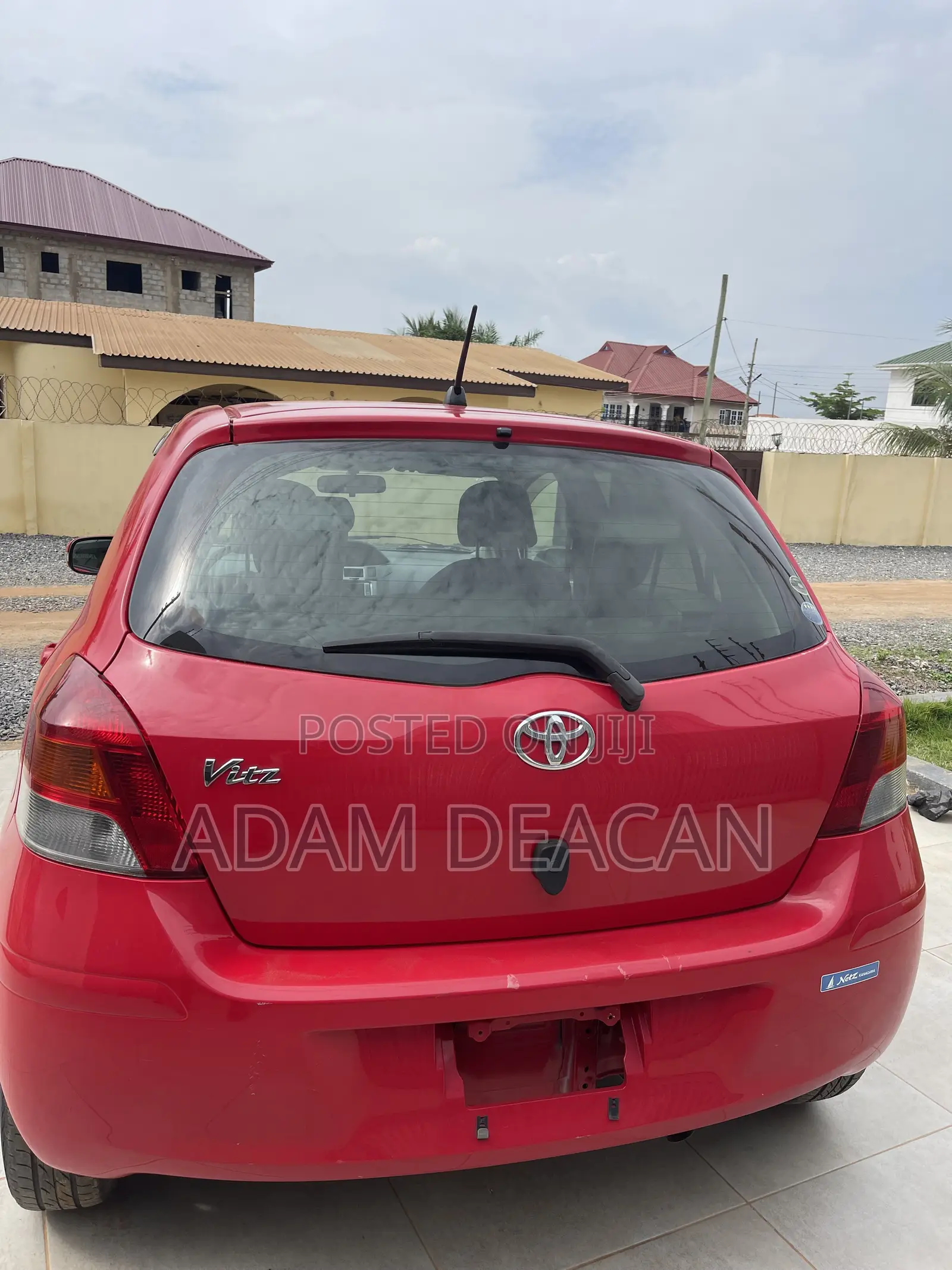Toyota Vitz 2010 Red