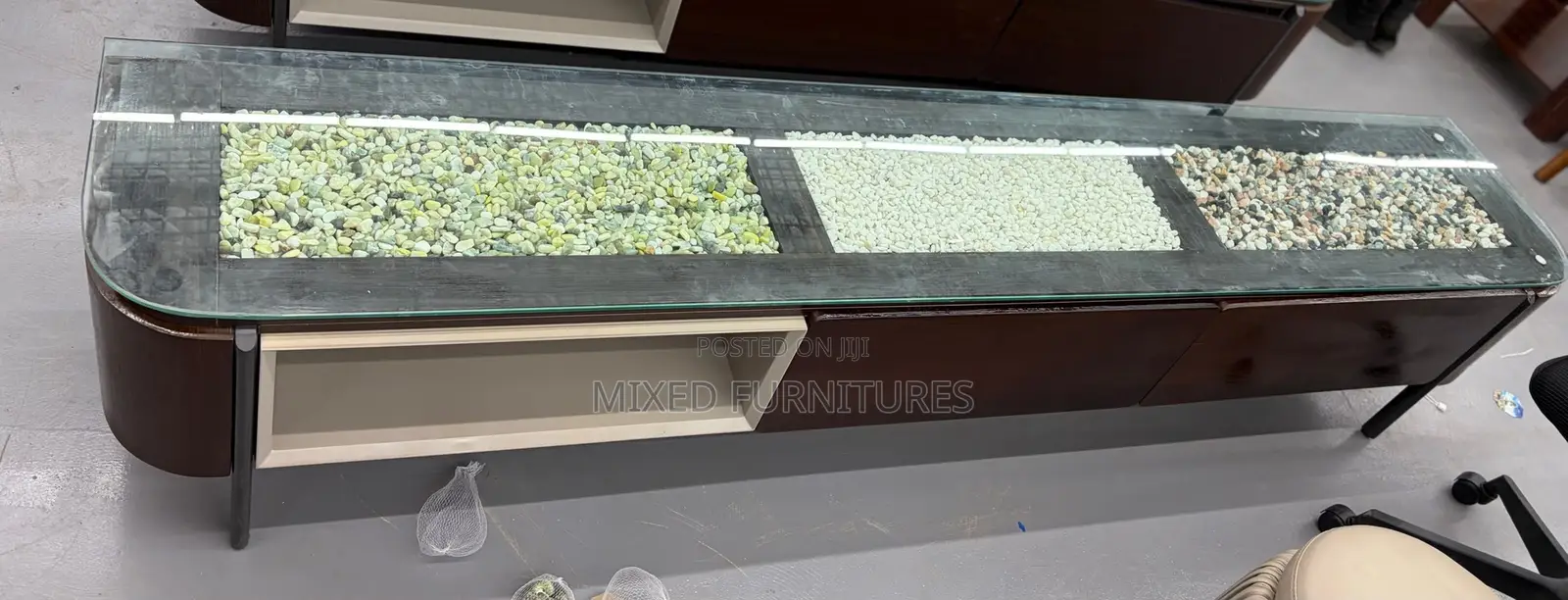 Quality Wooden TV Stand Plane Glass Top With Drawers