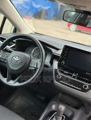 Toyota Corolla LE 2022 White