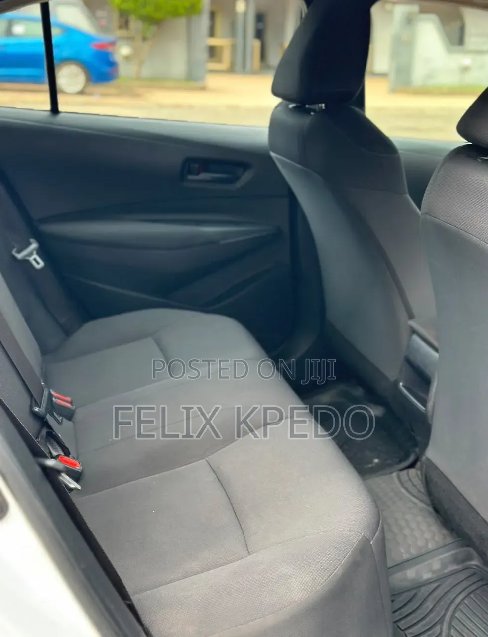 Toyota Corolla LE 2022 White