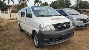 Toyota HiAce 2009 White