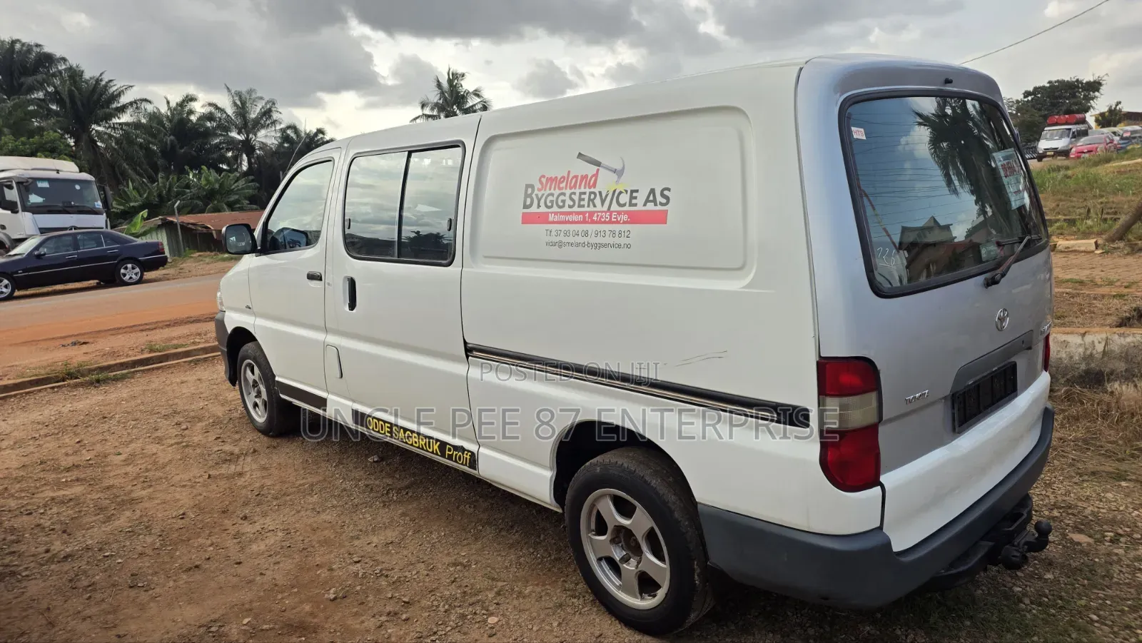 Toyota HiAce 2009 White