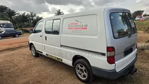 Toyota HiAce 2009 White