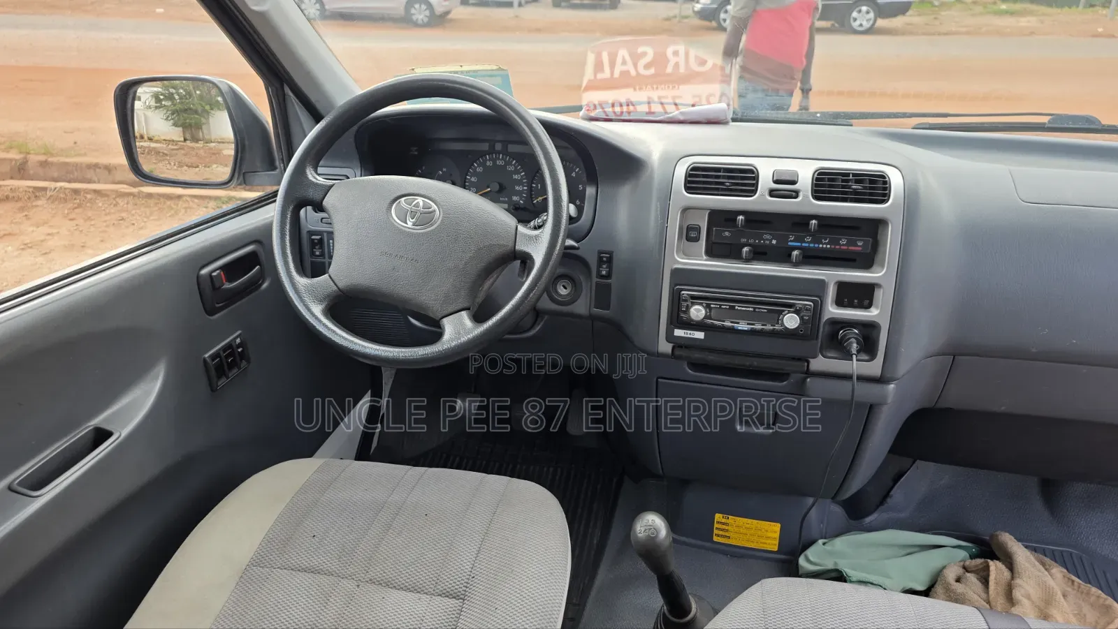 Toyota HiAce 2009 White