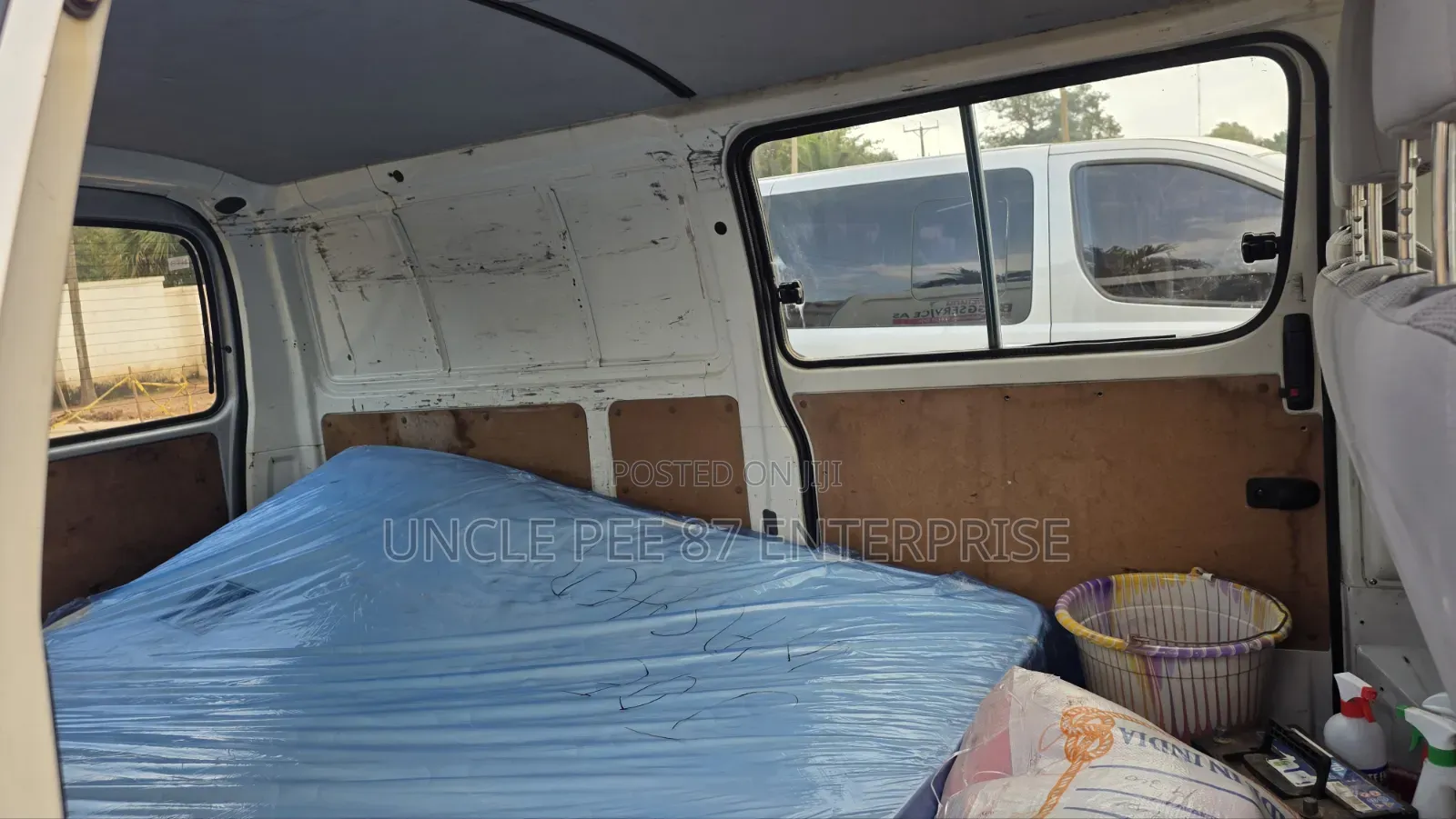 Toyota HiAce 2009 White