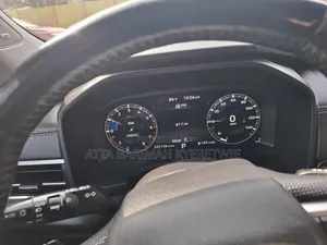 Mitsubishi Outlander 2024 Brown