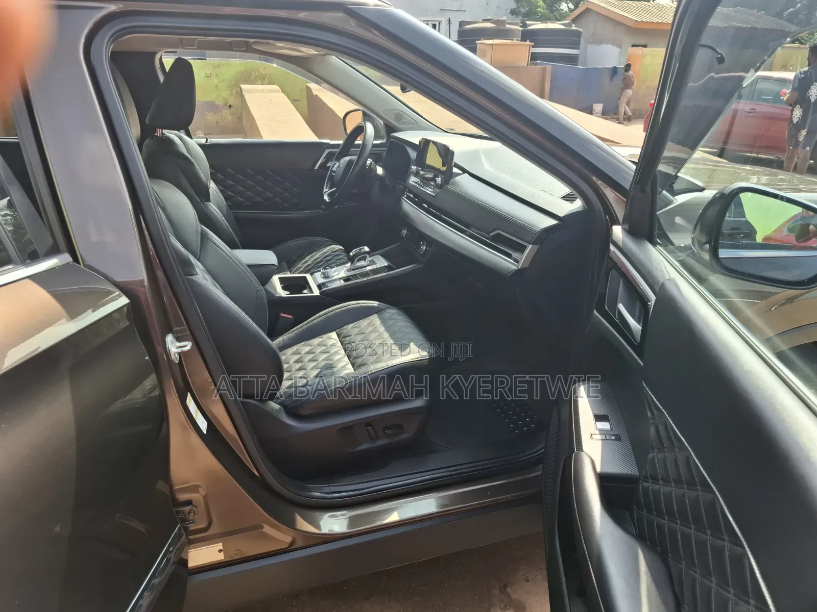 Mitsubishi Outlander 2024 Brown