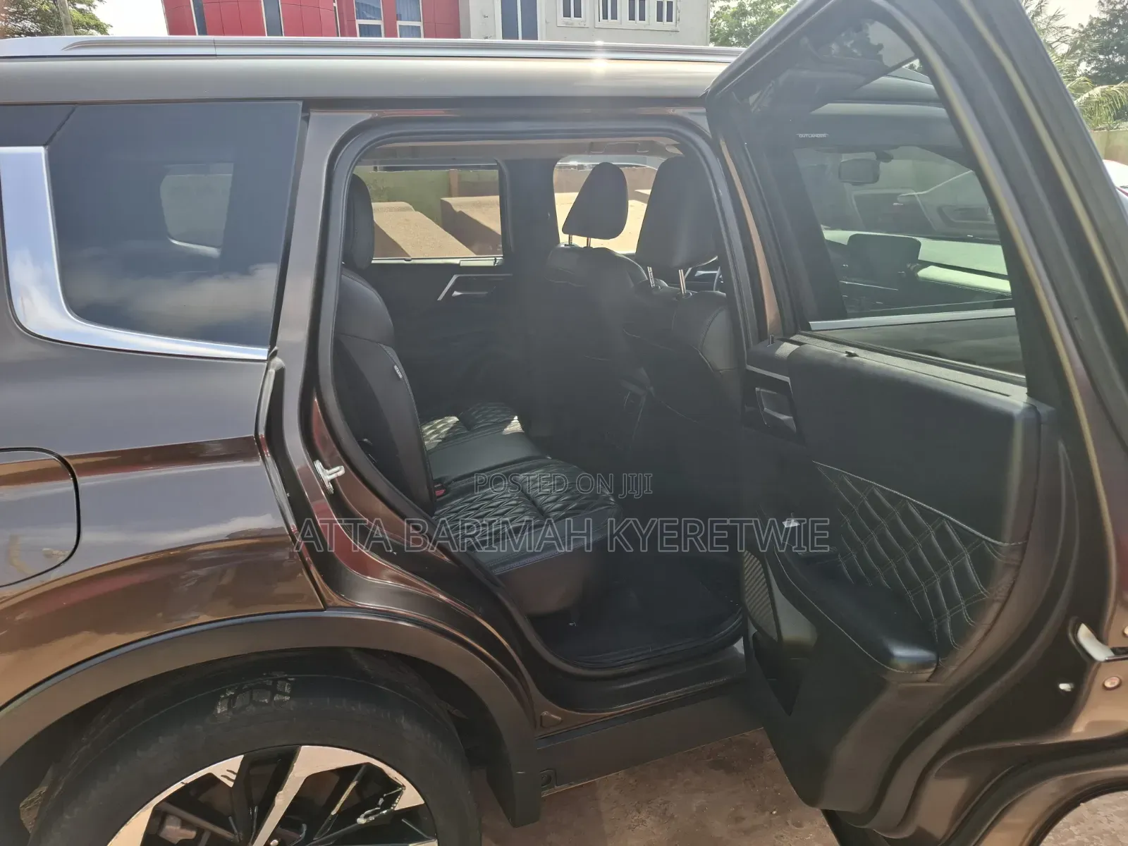 Mitsubishi Outlander 2024 Brown