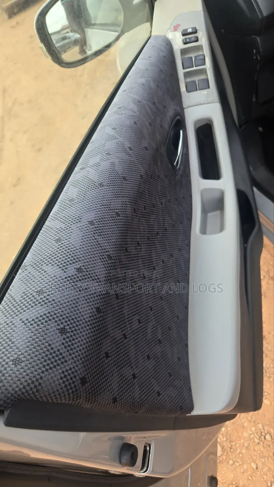 Toyota Vitz 2010 Silver