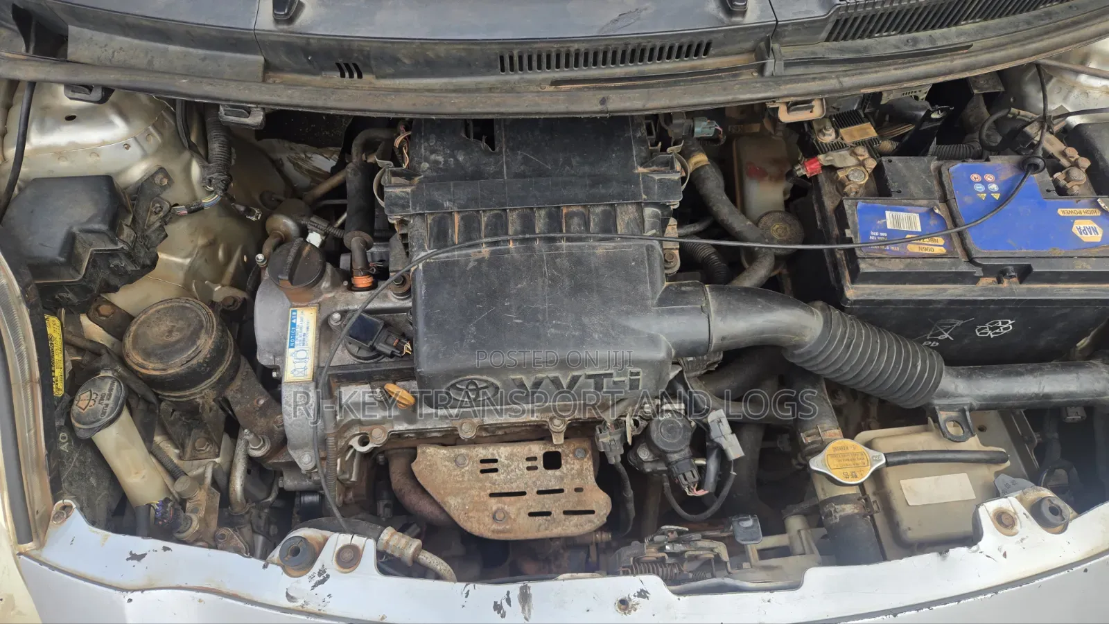 Toyota Vitz 2010 Silver