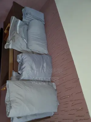 Beddings Bedspread Full Set -Relocation Sale-Everything Must Go.