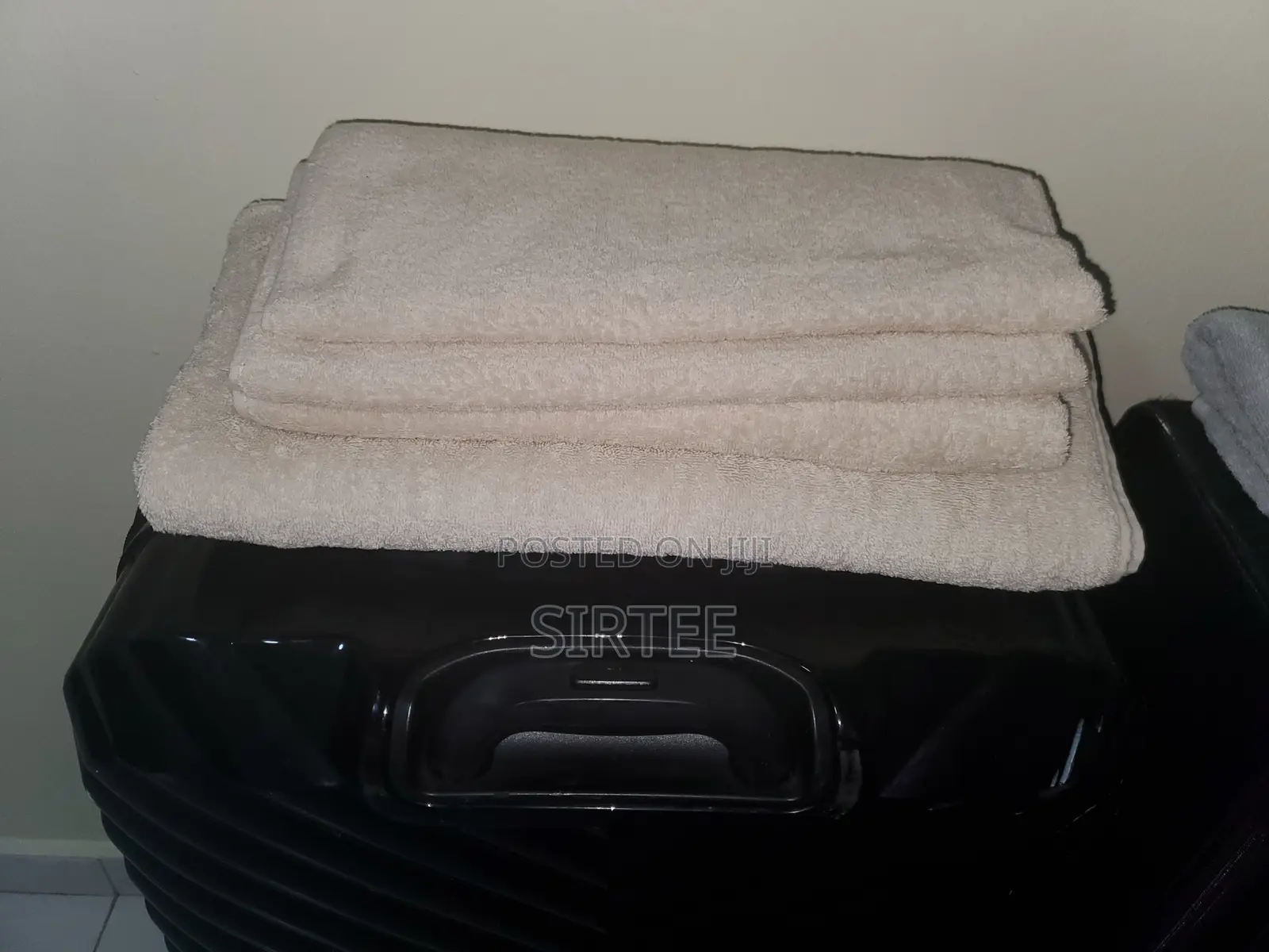 Beddings Bedspread Full Set -Relocation Sale-Everything Must Go.