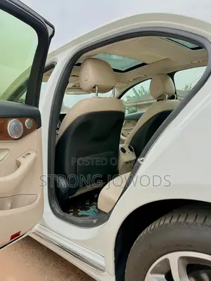 Mercedes-Benz C300 Luxury 4Matic Sedan AWD (2.0L 4cyl 7A) 2016 White