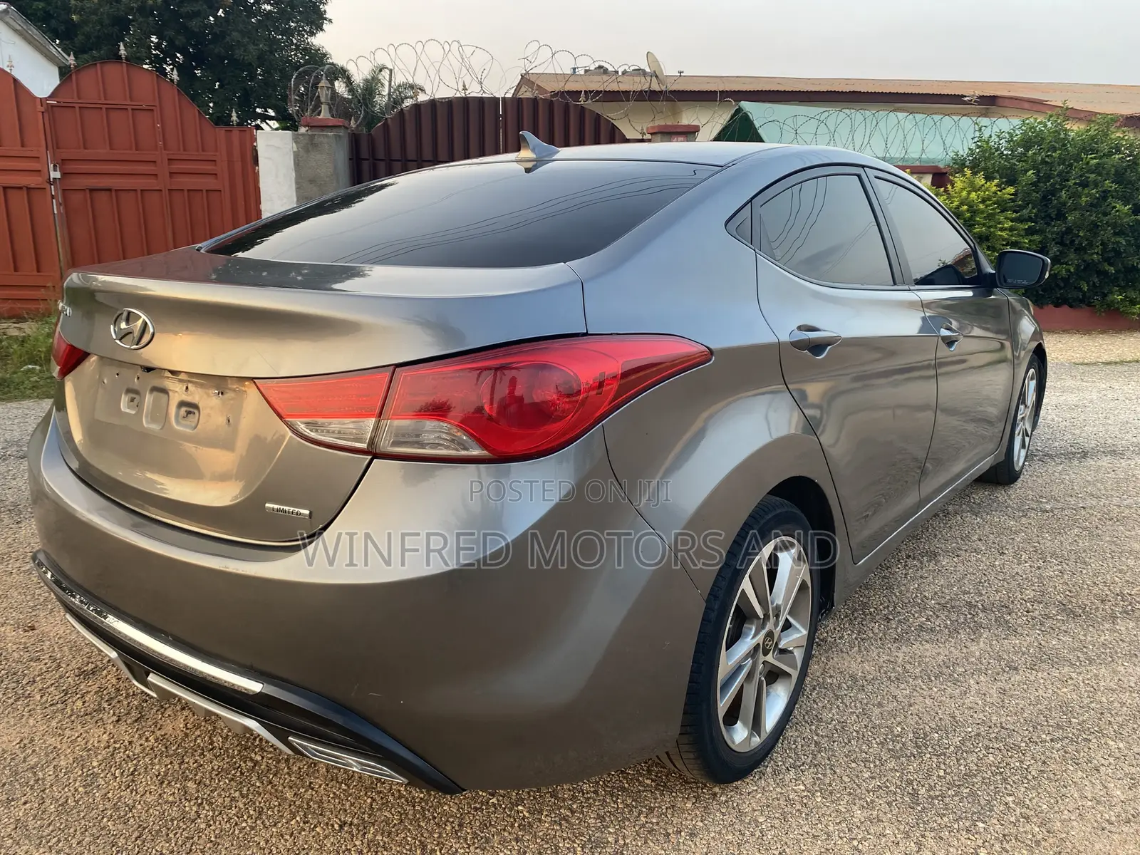 Hyundai Elantra Limited 2012 Gray