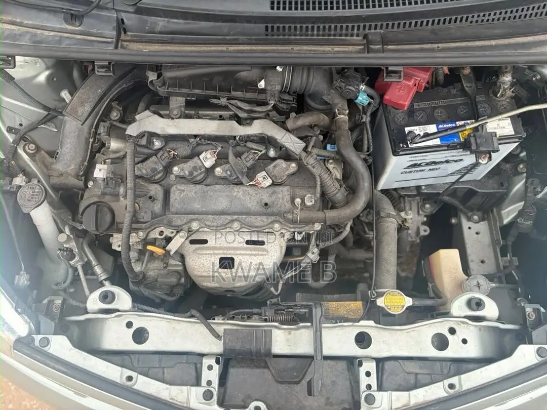 Toyota Vitz 1.3 AWD 5dr 2012 Silver