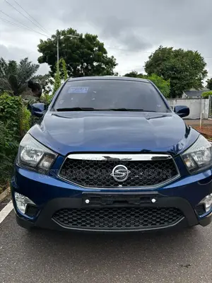 SsangYong Korando 2016 Blue