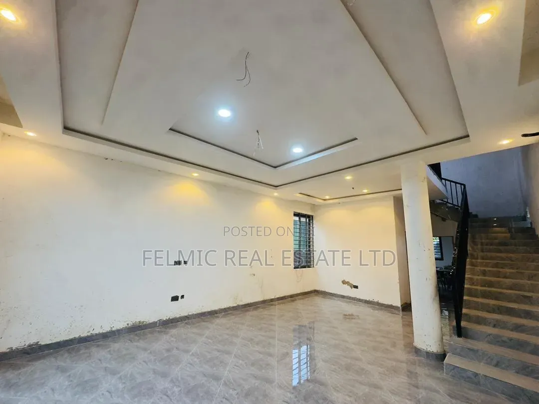 3bdrm Duplex in Haatso Bohye, Asore Junction for sale