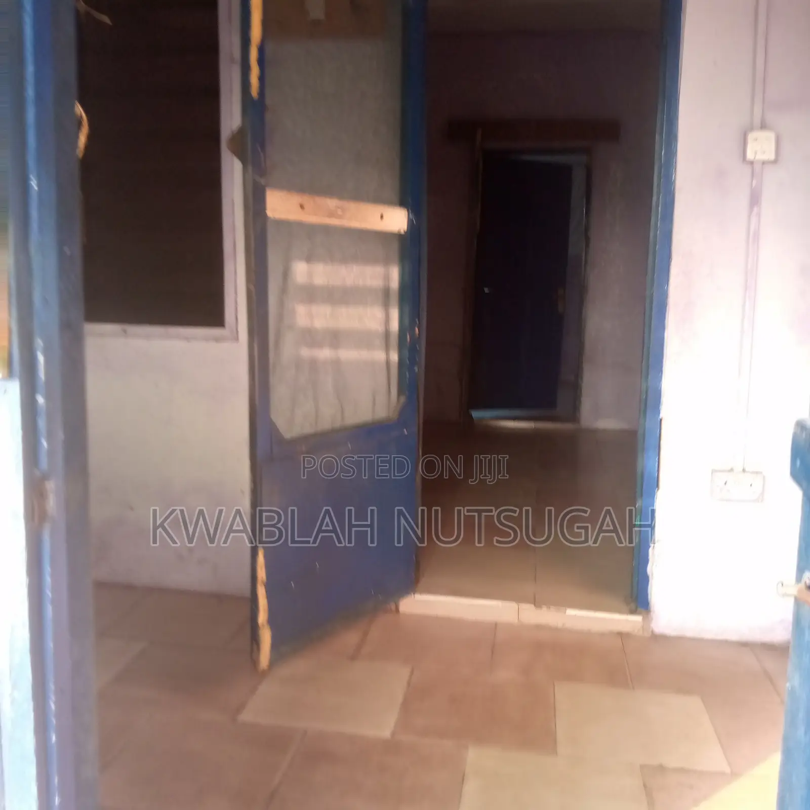 1bdrm Room & Parlour in Cold Store for rent