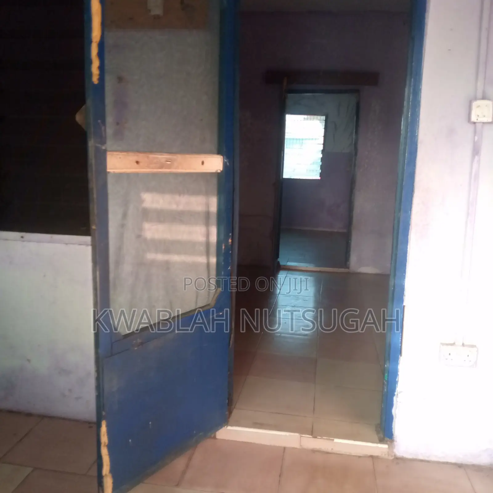 1bdrm Room & Parlour in Cold Store for rent
