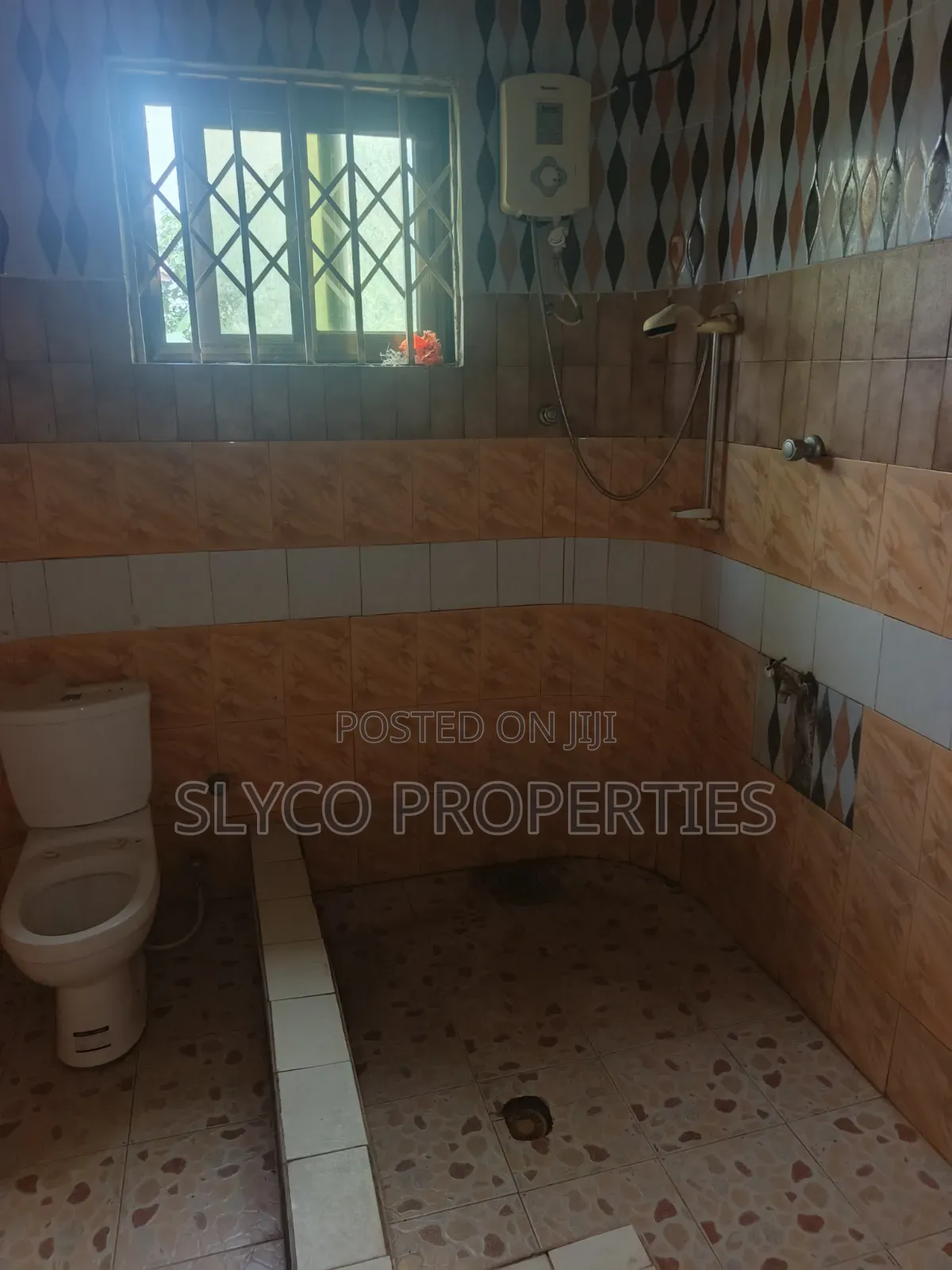 3bdrm House in Koforidua Trom, New-Juaben Municipal for sale
