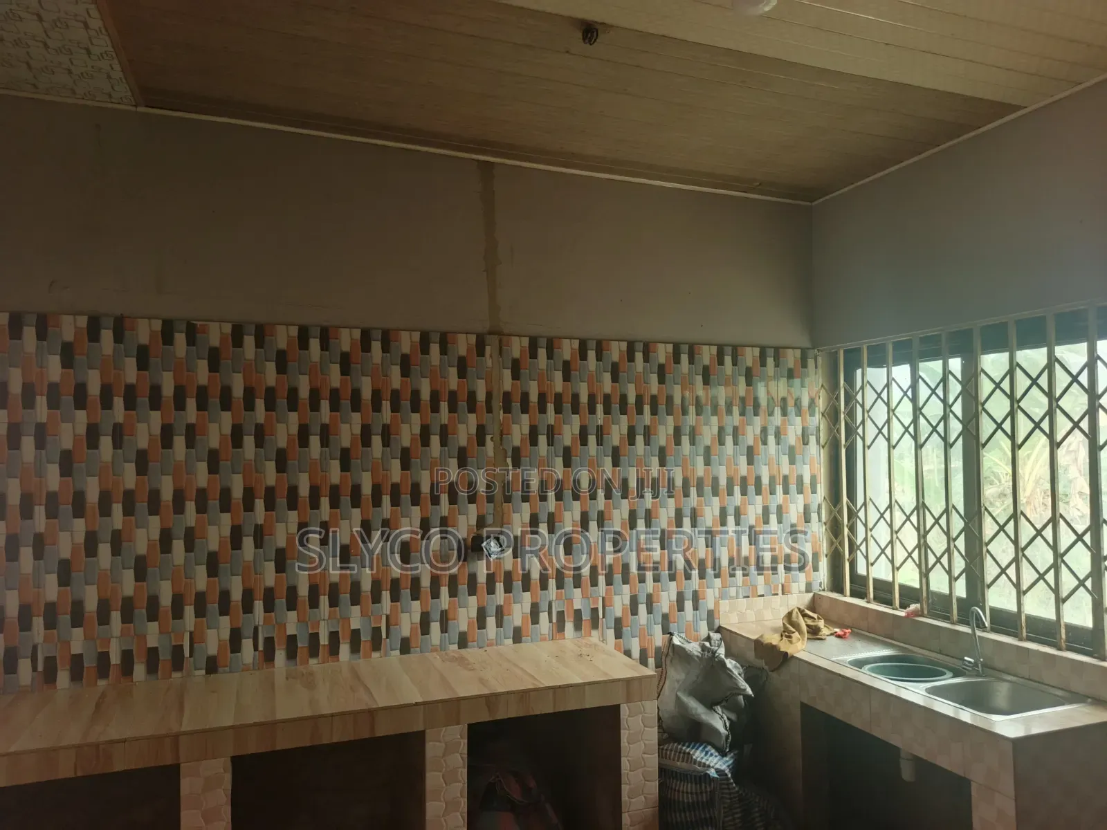 3bdrm House in Koforidua Trom, New-Juaben Municipal for sale