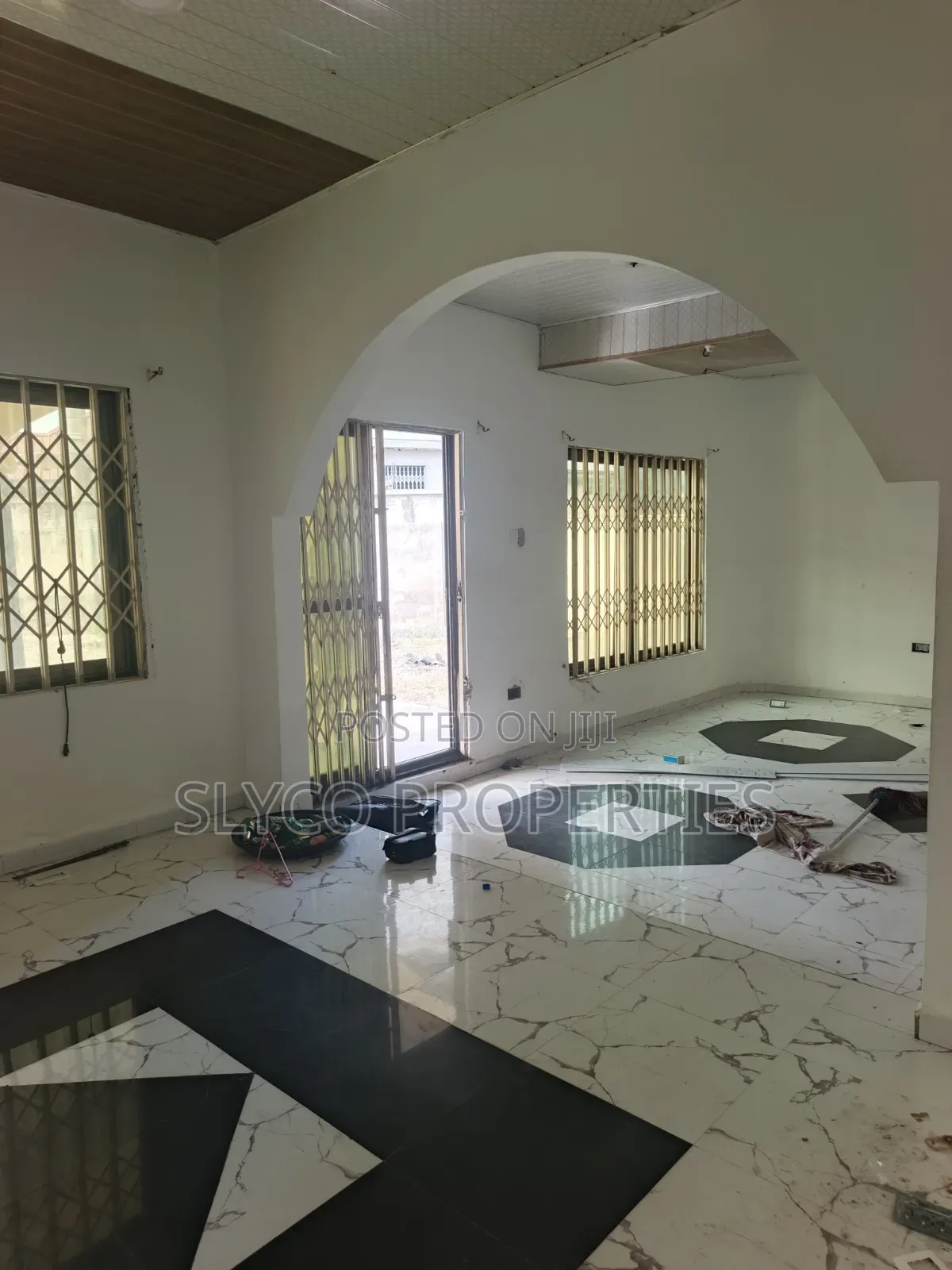 3bdrm House in Koforidua Trom, New-Juaben Municipal for sale